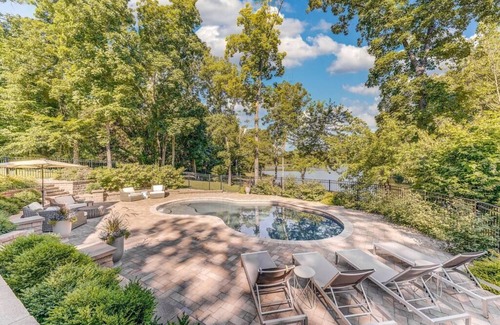 Innsbrook House | Exceptional Lake Charrette Retreat at Innsbrook Awaits You