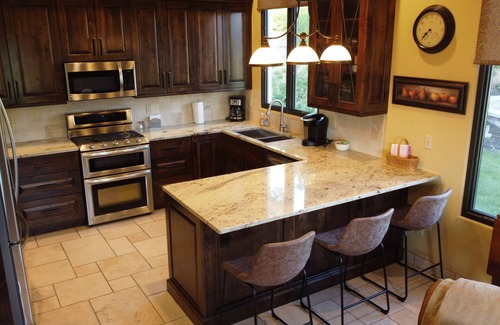 Manson House | Unforgettable Lake Chelan Villa Serene with Spa & Views