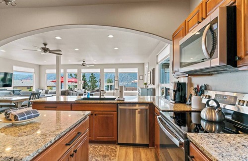 Manson House | Scenic Lake Chelan Retreat, Steps from Manson’s Charm!