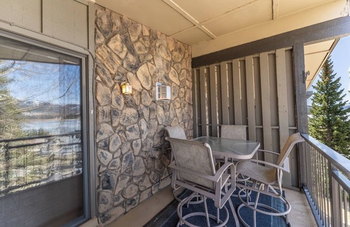 Dillon Apartment | Discover Lake Cliffe #303: Family-Friendly Retreat Experience