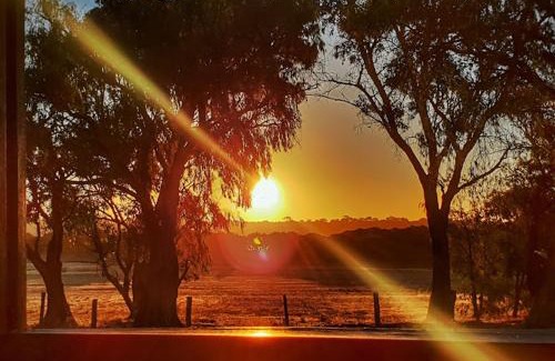 Lake Clifton Hotel | Lake Clifton Tavern and Motel