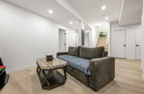 Chestermere House | Lake Community Hideout