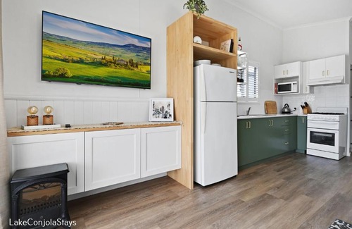 Lake Conjola House | Lake Conjola, Deepwater resort Cabin 21