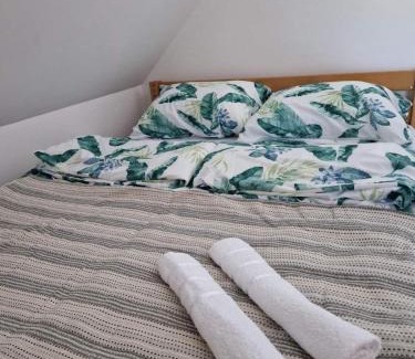 Milici House | Lake Cottage