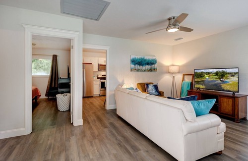 Mount Dora House | Idyllic Lake Cottage Near Downtown Mount Dora - 10/10 Rated!