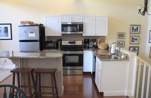 Gilbert House | Serene Lake Cottage with Deck & Kayaks - Rated 10/10!