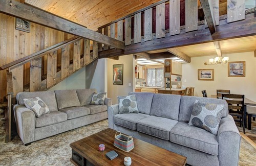 Packwood Cabin | Lake Creek Cabin: Ideal Retreat Near Mt Rainier with WiFi
