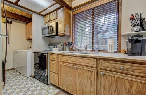 Packwood Cabin | Lake Creek Cabin: Ideal Retreat Near Mt Rainier with WiFi