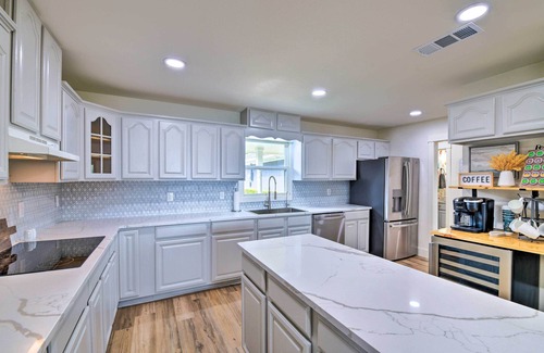 Granbury House | Discover 'Lake Dayz' Granbury Retreat with Private Dock