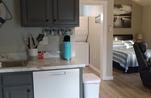 Campbellsville Cottage | Inviting Cottage "C" - Lake Daze with Fire Pit & Pet Friendly