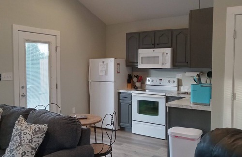 Campbellsville Cottage | Inviting Cottage "C" - Lake Daze with Fire Pit & Pet Friendly