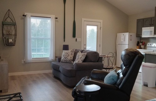 Campbellsville Cottage | Inviting Cottage "C" - Lake Daze with Fire Pit & Pet Friendly