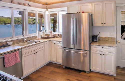 Hammondsport House | Idyllic Lake Daze on Keuka Lake: Pet Friendly & Spa