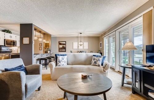 Dillon Condo | Mountain View Retreat by Lake Dillon: Guest Rated 9.8!