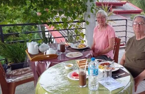 Anuradhapura Resort | Discover Lake Edge Resort: Family Friendly with Breakfast