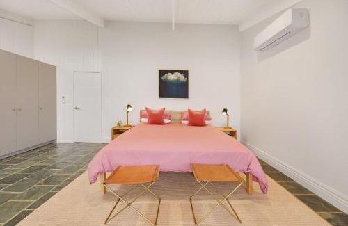 Mansfield House | Lake Access Retreat in Mansfield - Family & Pet Friendly