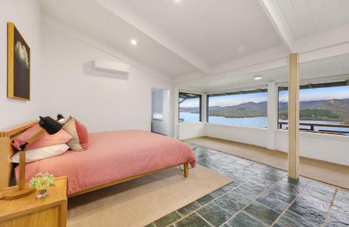 Mansfield House | Lake Access Retreat in Mansfield - Family & Pet Friendly