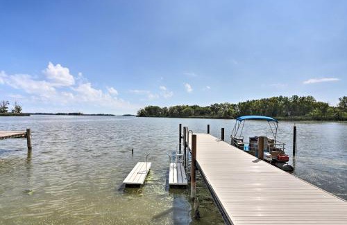 Shoreland House | Lake Erie Waterfront Home with Sunroom and Beautiful Yard