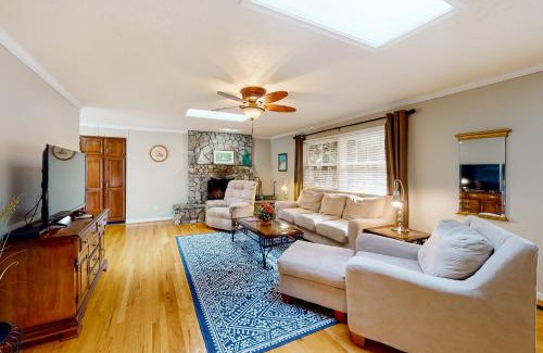 Moneta House | Unforgettable Lake Escape with Hot Tub & Family-Friendly Fun