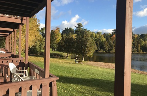 Copper Harbor Condo | Relaxing Retreat at Lake Fanny Hooe Resort with Balcony
