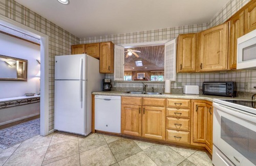 Sea Pines Hotel | Family-Friendly Retreat at Lake Forest 3325 with Pool