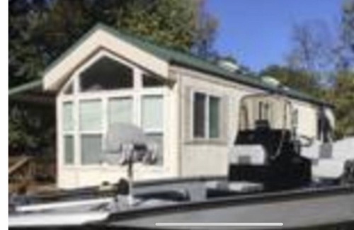 Yantis House | Lake Fork Bucket Mouth Bungalow