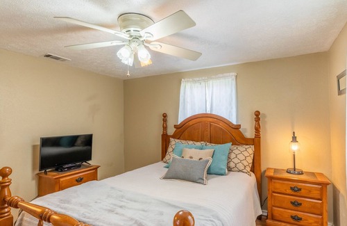 Yantis House | Lake Fork Inn – 1/3 Mile from Boat Ramp and Park.