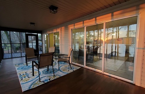 Cedar Bluff House | Lake Front 3BR/3BA House with Private Dock & Pool