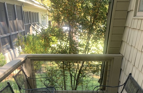 Coosa County House | LAKE FRONT bungalow. Perfect for a fun family getaway or a romantic weekend!