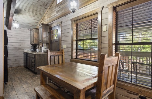 Indian Point Cabin | Relaxing Lake Front Cabin on Indian Point with Hot Tub