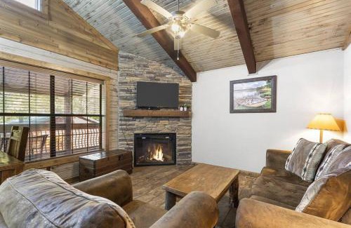 Indian Point House | Premier Lake Front Cabin on Indian Point with Pool & Hot Tub
