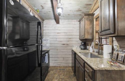 Indian Point House | Premier Lake Front Cabin on Indian Point with Pool & Hot Tub