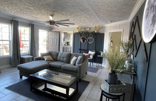 Dandridge House | Family-Friendly Lakefront Cabin with Spa & Ocean Views