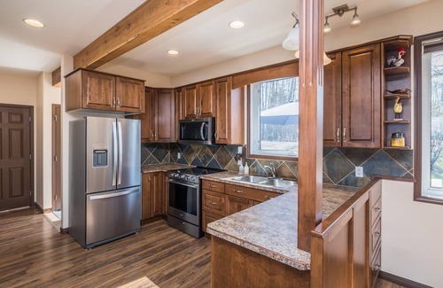 Westerose Cabin | Tranquil Lakefront Cabin with Hot Tub near Pigeon Lake