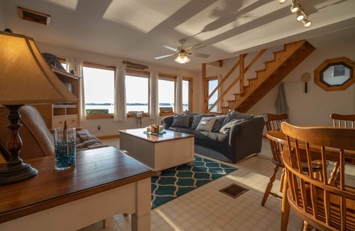 St. Albans Cabin | Lake Front Cabin with Breathtaking Sunsets & Pool Access