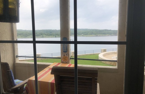 Highland Lake Estates Condo | Waterfront Condo at the Island with Pool & Spa Amenities