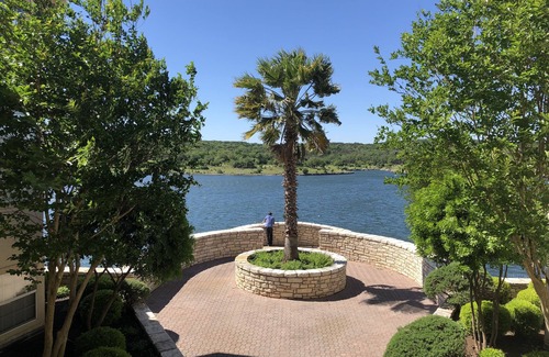 Highland Lake Estates Condo | Waterfront Condo at the Island with Pool & Spa Amenities