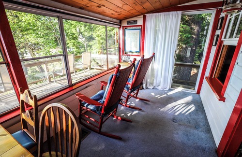 Ashburnham House | LAKE FRONT: Cozy 4-bedroom lake CAMP with WiFi and an outdoor firepit!