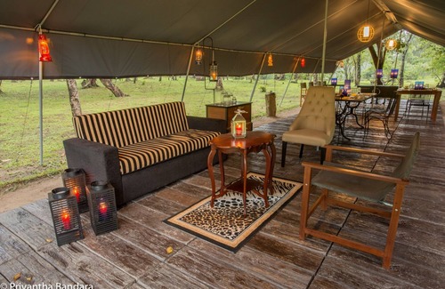 Balangoda Ski Chalet | Cozy Lake Front Glamping Suite with Bush Bathtub Retreat