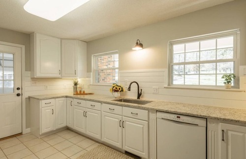 Middle Valley House | Lake Front Home at Chester Frost Park with Complimentary Kayaks