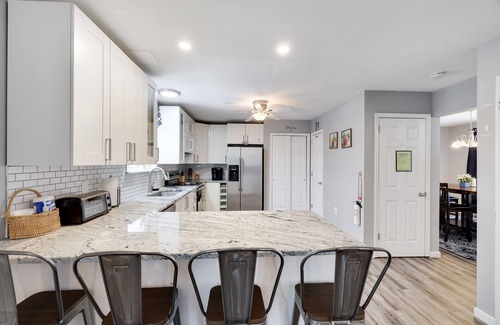 Bushkill House | Serene Lakefront Retreat in Saw Creek, Bushkill - 9.8 Rated