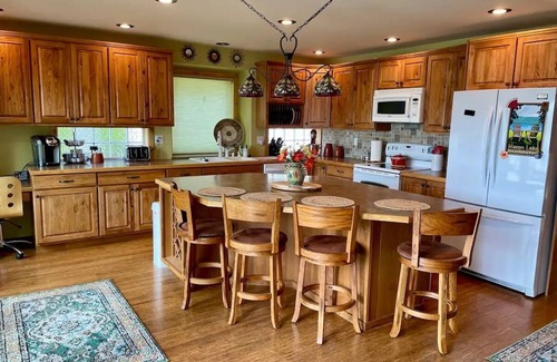 Grapeview House | Lake Front Home on Mason Lake with Private Dock & Hot Tub