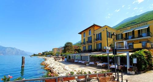 Magugnago Hotel | Scenic Lake Front Hotel Brenzone with Private Beach Access