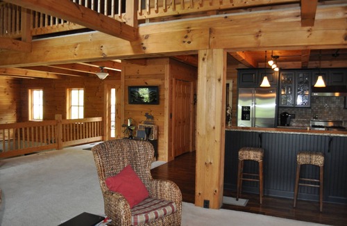 Howard Cabin | Scenic Lake Front Cabin with Ocean View & Breakfast Included