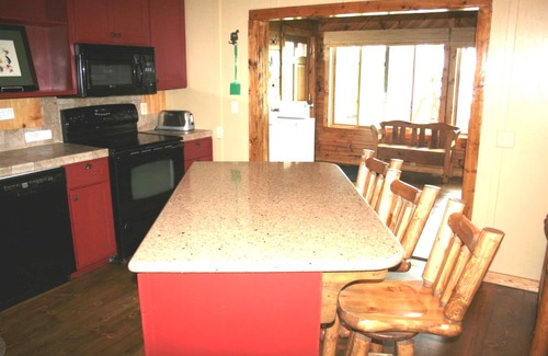 Bemidji House | Lake front, pool, beach, kayaks, canoes, resort amenities included