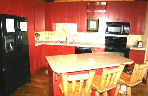 Bemidji House | Lake front, pool, beach, kayaks, canoes, resort amenities included