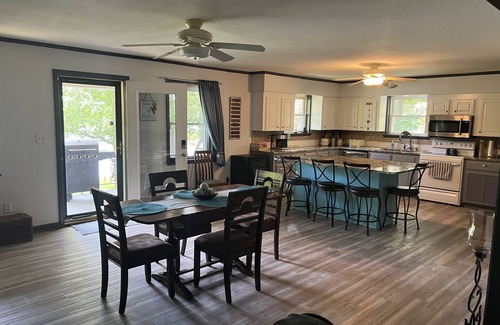 Jones Mills House | Serene Escape at A Piece of Heaven on Lake Catherine