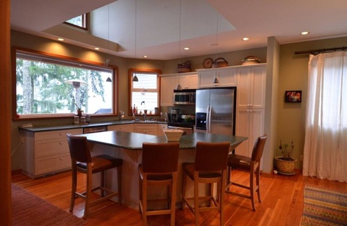 Shawnigan Lake House | Serene Lake Front Relaxation with Pool and Ocean Views