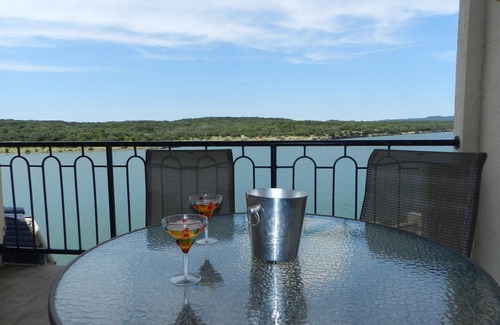 Highland Lake Estates Condo | Idyllic Lakefront Retreat at the Island on Lake Travis