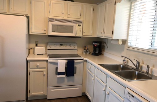 Osage Beach Condo | Scenic Lakefront Condo with Deck, Pool & Spa Amenities